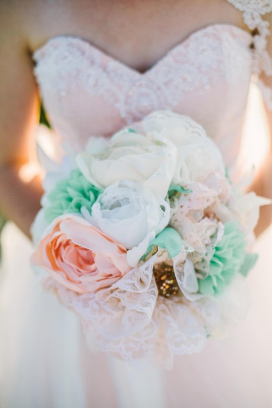 Bouquet de mariage de pivoines de rubans de satin