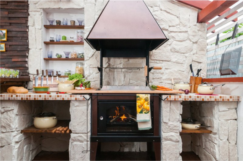 The interior of the kitchen-house