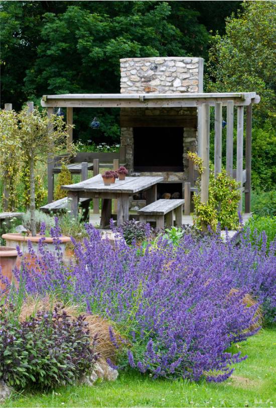 Kitchen in the garden