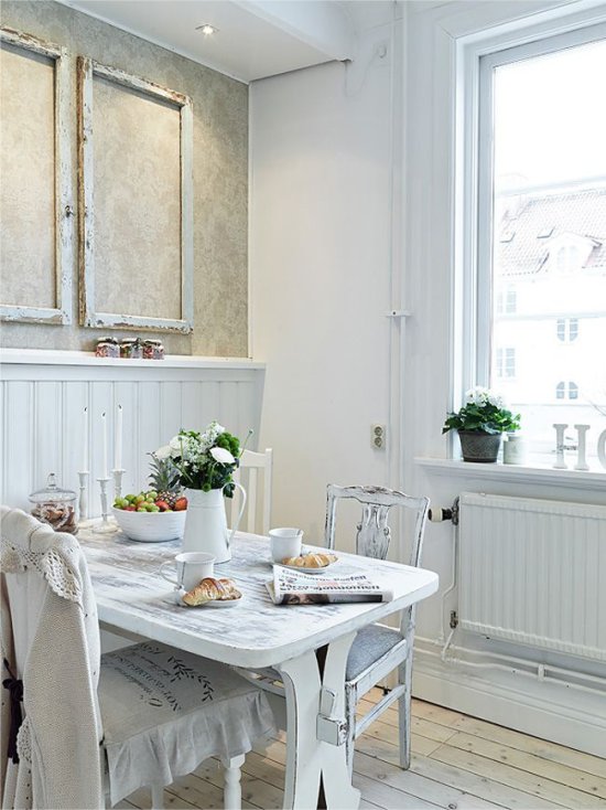 Provence-style wallpaper in the kitchen