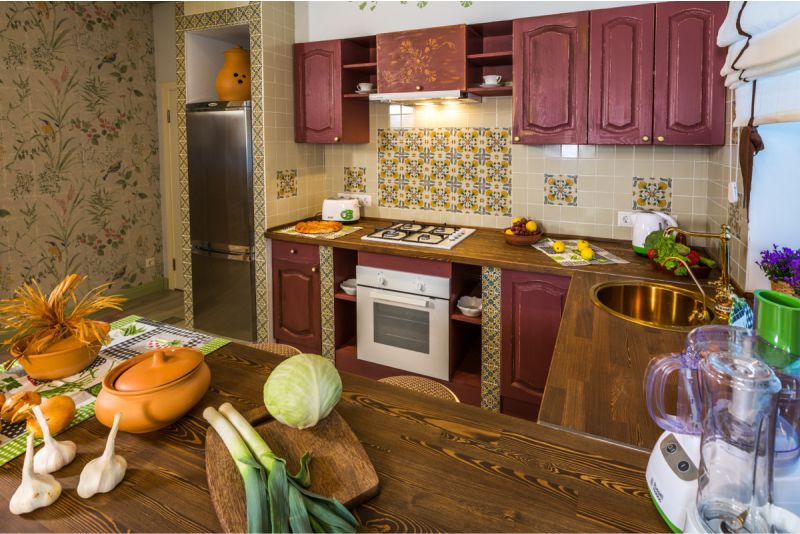 U-shaped kitchen in the country