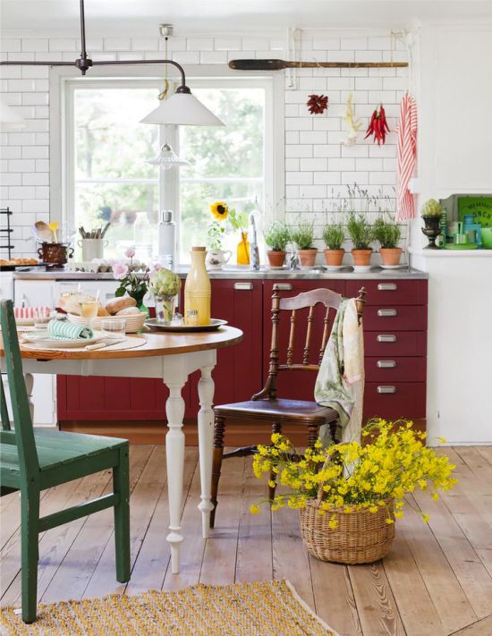 Natural shades in the interior of the country kitchen