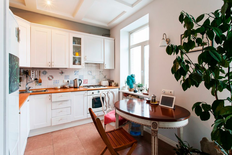 Decompression ceilings in the kitchen in the stalinka