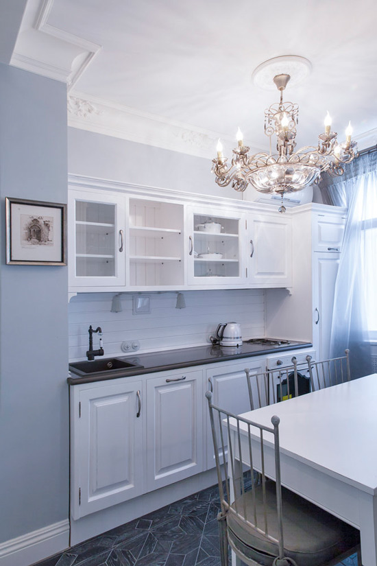 Stucco molding in the kitchen in Stalinka