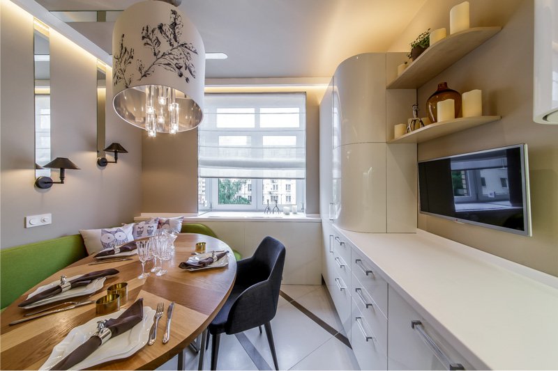 Corner kitchen with an area of ​​12, 8 square meters. m