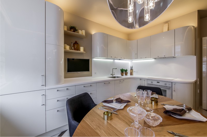 Corner kitchen with an area of ​​12, 8 square meters. m