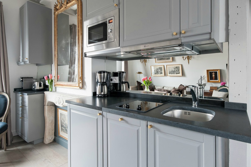 Classic kitchen with gold accents