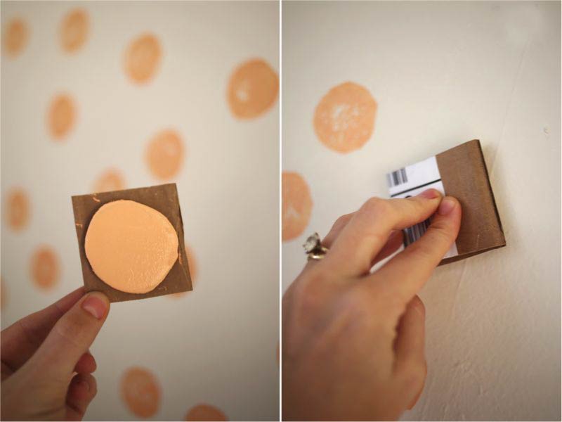 Peinture murale de timbres faits maison