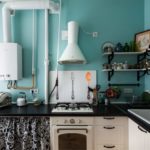 Intérieur de cuisine avec cuisinière à gaz de style campagnard