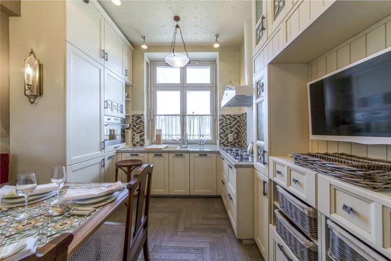 Kitchen with sink by the window