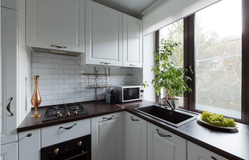 Linear kitchen with attached window sill