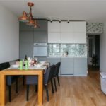 Transparent glass apron in the interior of the kitchen