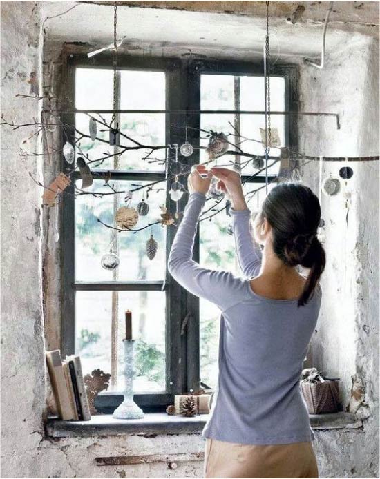 Window decoration branch with pendants