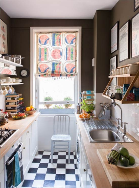 Curtains in the two-row kitchen