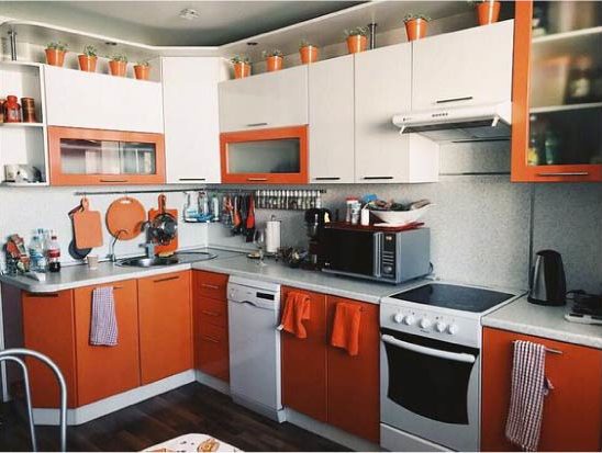 Kitchen before painting