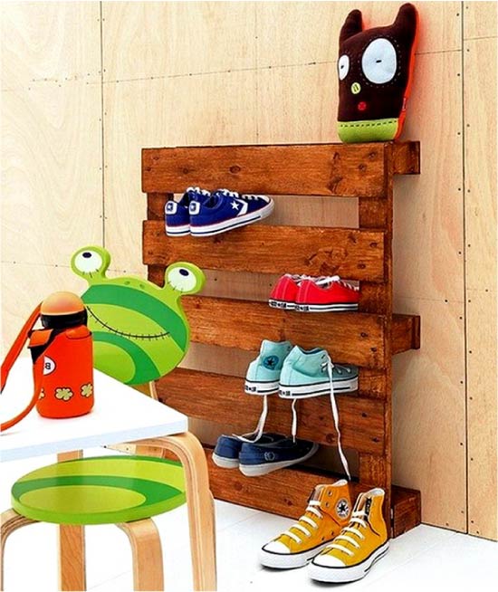 Shelf for shoes do it yourself from the pallet