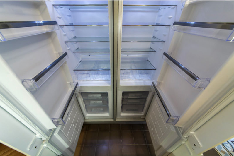 Built-in refrigerator side by side