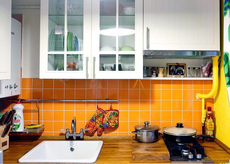 Domino type gas cooktop in a small kitchen in Khrushchev