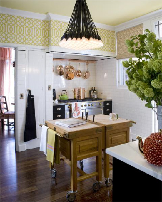 Black kitchen with white and yellow wallpaper