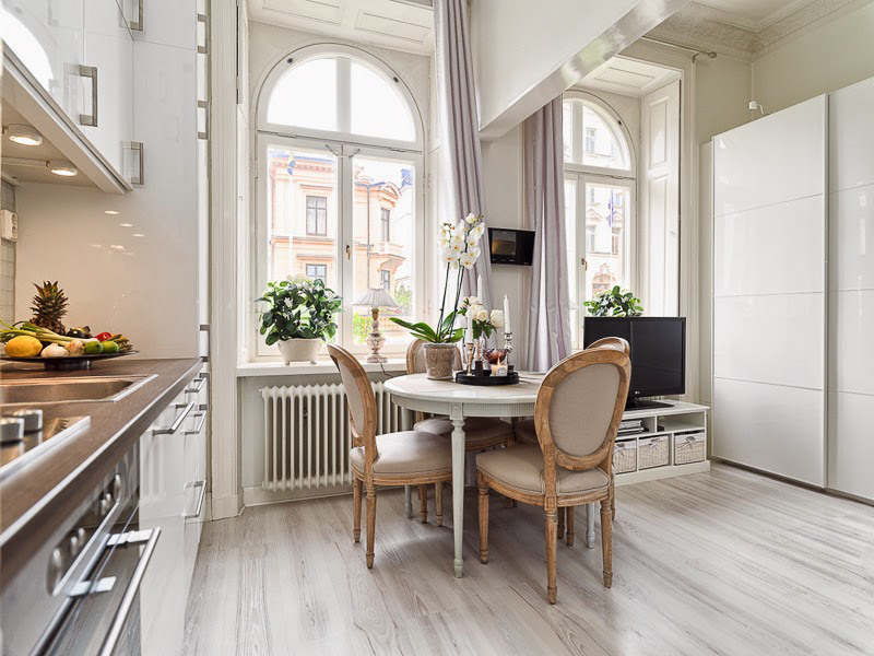 White glossy neoclassical kitchen