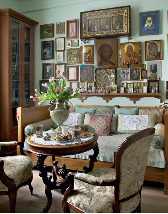 Dining area in the Russian style