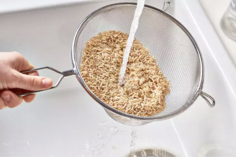 Brown rice washing