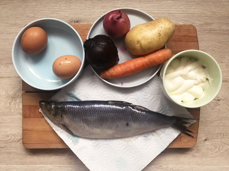 Ingredients for herring under a fur coat