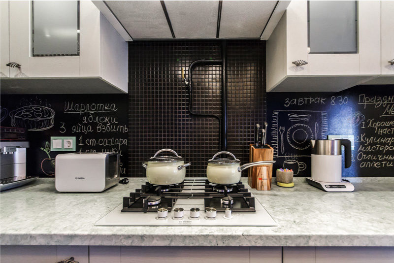 White kitchen with sinter tabletop