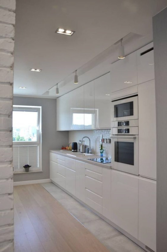 A narrow strip of tiles in the kitchen